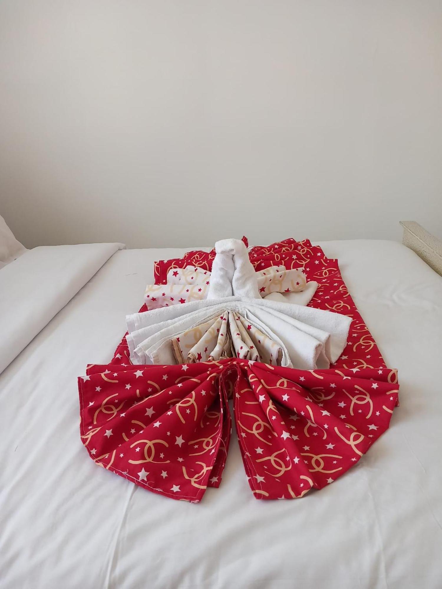Les Jardins Secrets Villa โรมิญี-ซูร์-เซน ภายนอก รูปภาพ