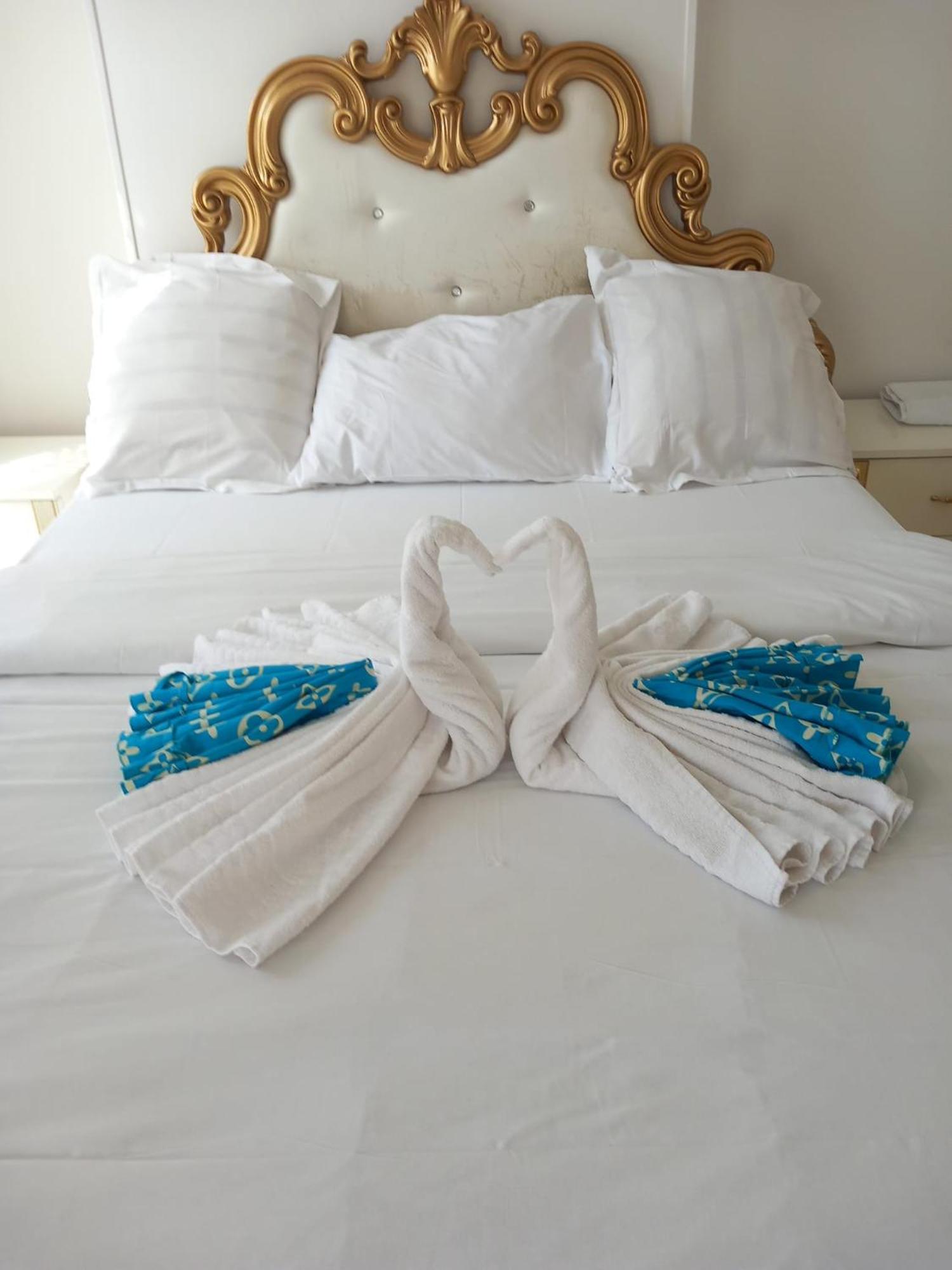 Les Jardins Secrets Villa โรมิญี-ซูร์-เซน ภายนอก รูปภาพ