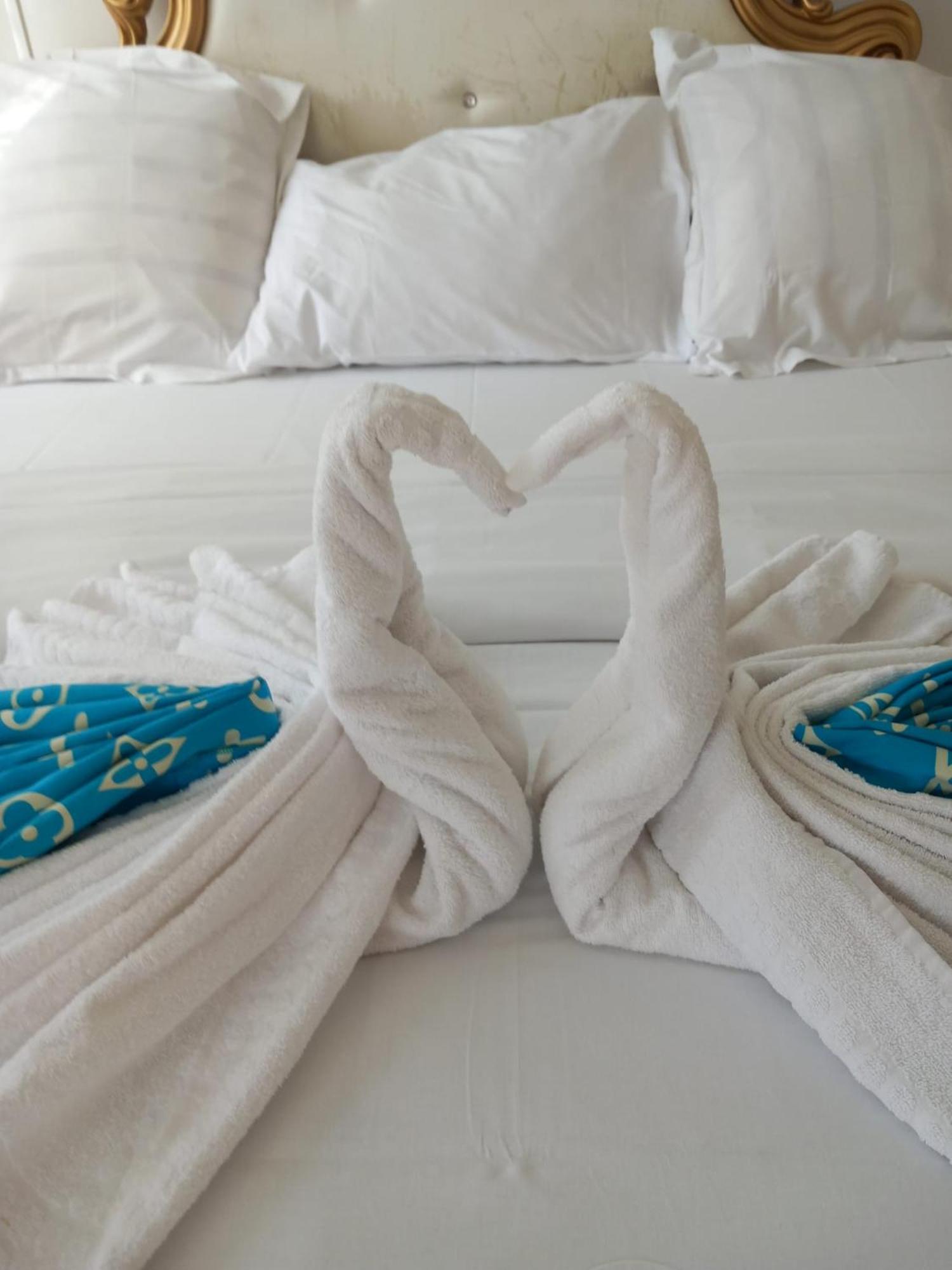 Les Jardins Secrets Villa โรมิญี-ซูร์-เซน ภายนอก รูปภาพ